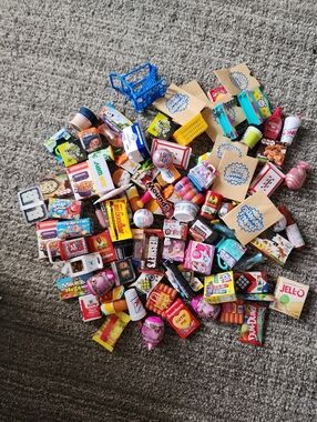 Zuru Mini Brands Surprise Food Toys Foodies, And More! 100 Pieces